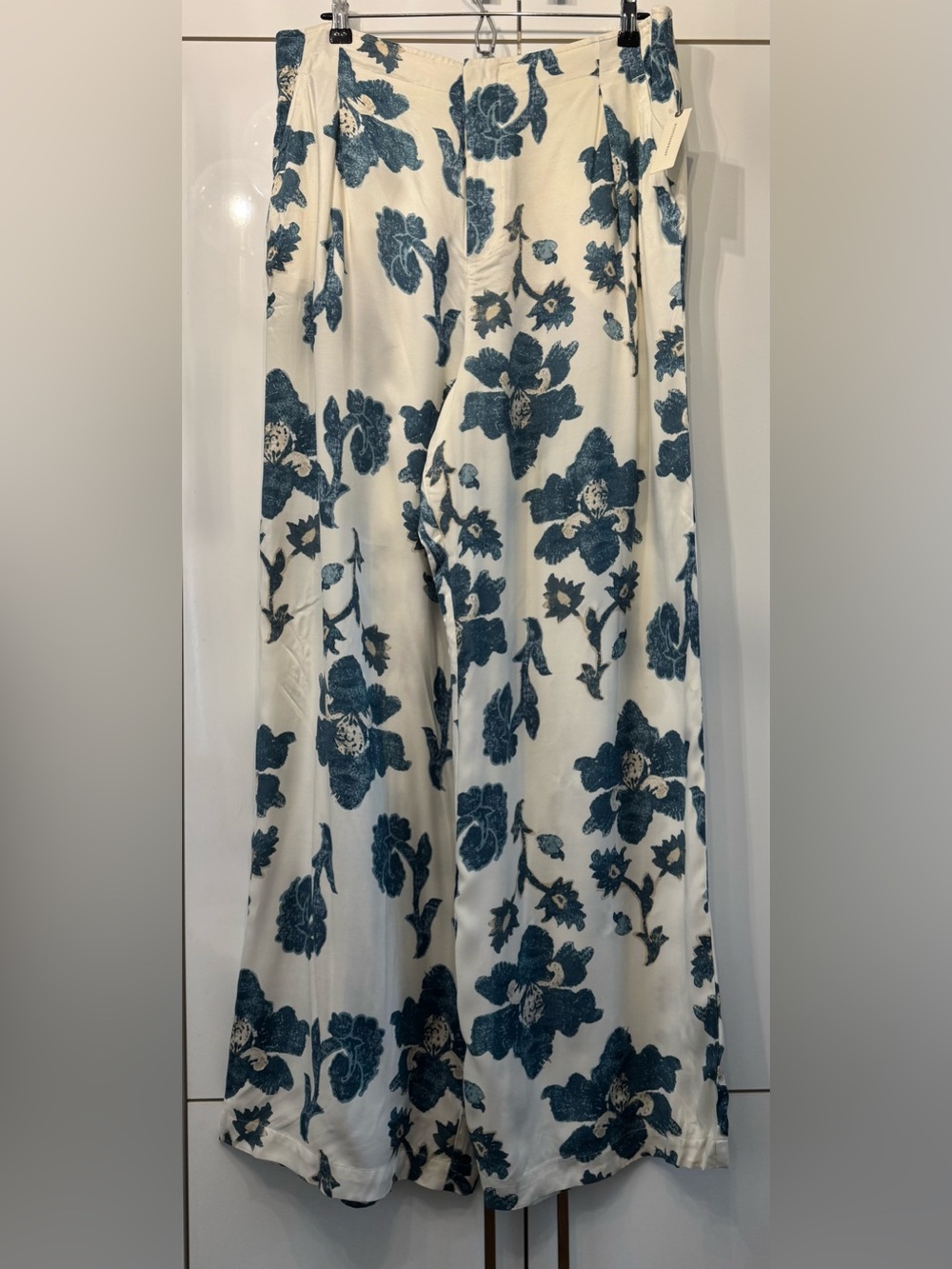 NWT Size XL - Anthropologie Floral Wide Leg Silky Pants with Pockets (US$ 148) - Picture 13 of 16